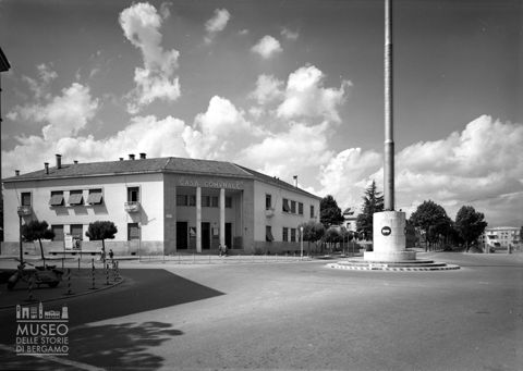 Casa comunale e antenna