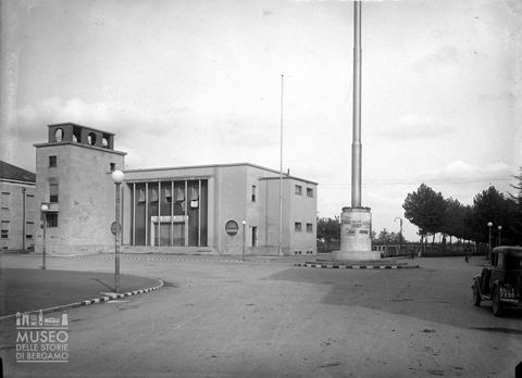 Casa della libertà, casa del fascio e antenna.