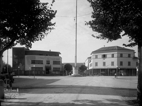 Stabilimenti Dalmine, Casa ENAL e antenna
