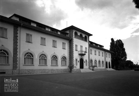 Dalmine, Pensione privata