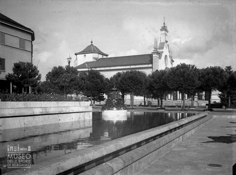 Fontana e parrocchiale