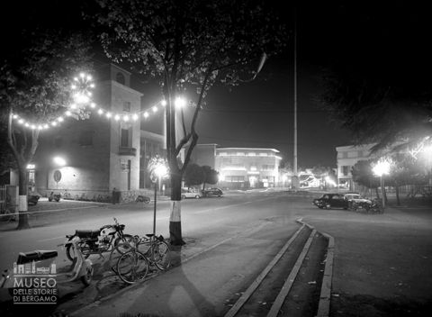 Viale con luminarie