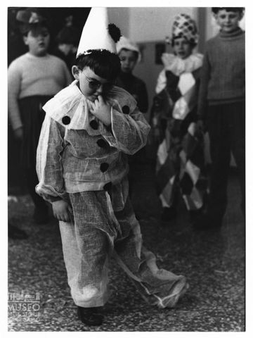 Bambino vestito da Pierrot