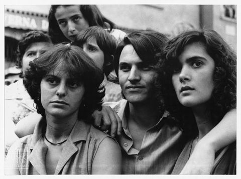 Ritratto di un gruppo di giovani