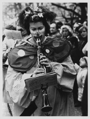 Musicista in maschera