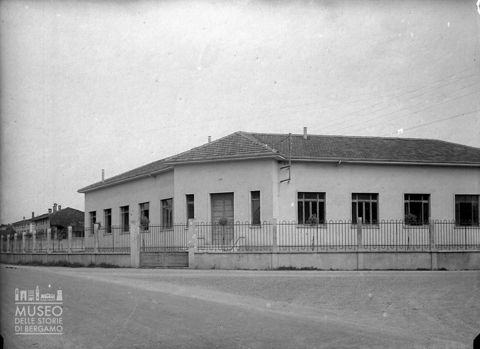 Edificio presso un incrocio