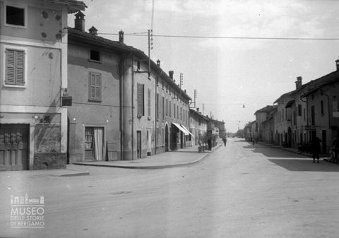 Scorcio di una strada del paese