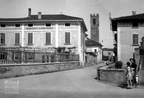 Albergo e campanile