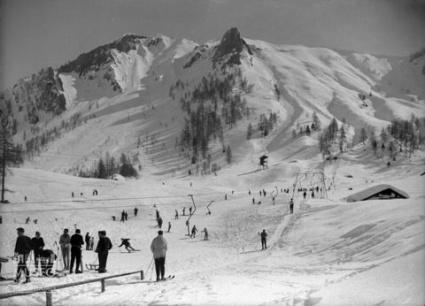 Campo con sciatori [2]