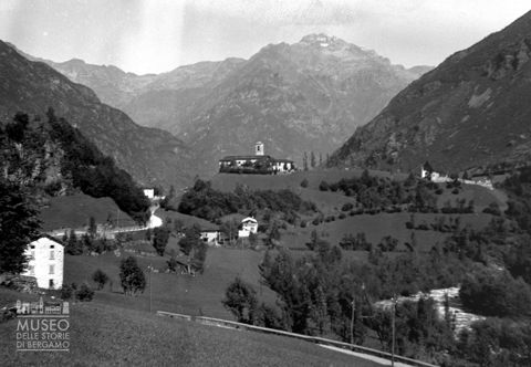 Panorama con Chiesa di Gromo S. Marino