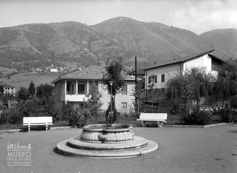 Piazza e fontana