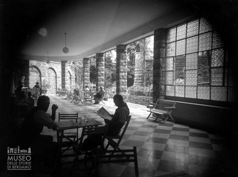 Patio del complesso termale [2]