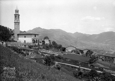 Chiesa di Orezzo e abitazioni