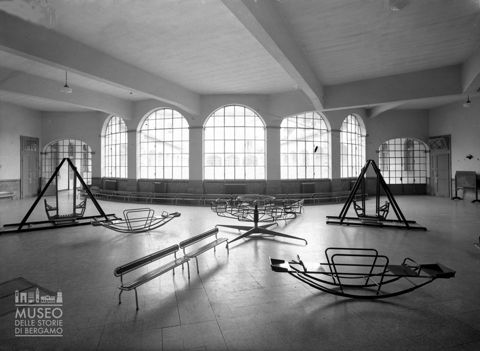 Scuola materna: salone con giochi