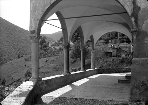 Pronao della Chiesa di Orezzo