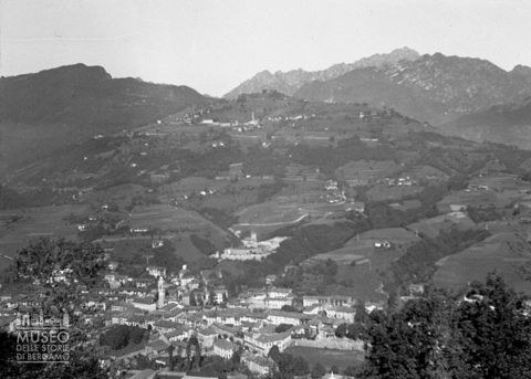 Vista panoramica sull'abitato di Gazzaniga