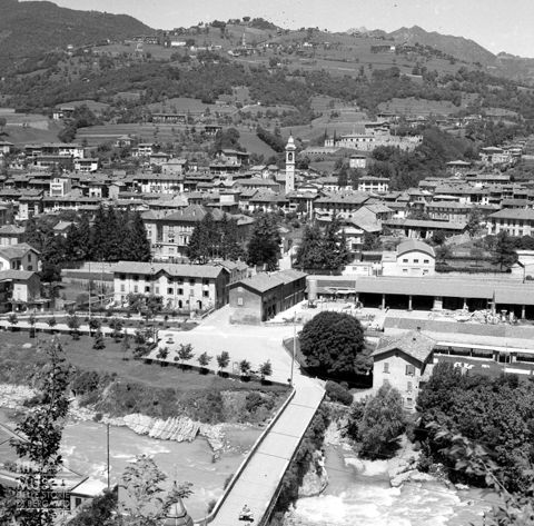 Gazzaniga, panorama e fiume Serio