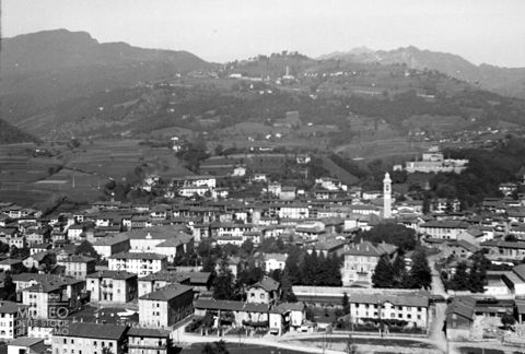 Vista panoramica sull'abitato di Gazzaniga