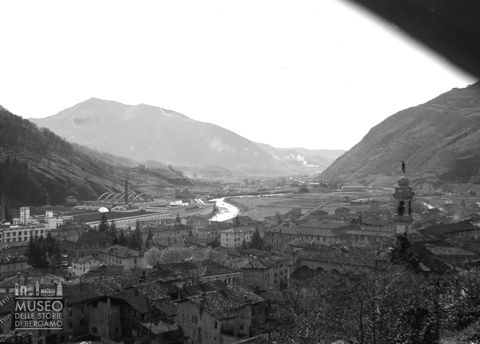Panorama di Gazzaniga da Loc. Castello