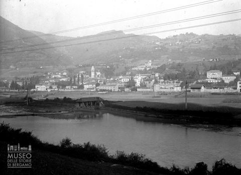 Panorama di Gazzaniga da nord