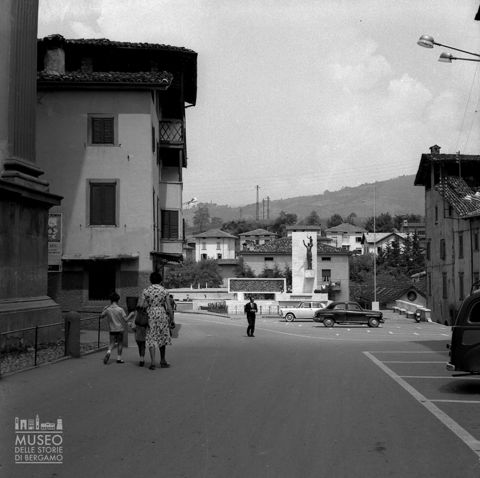Strada e monumento