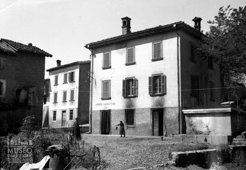Edifici
