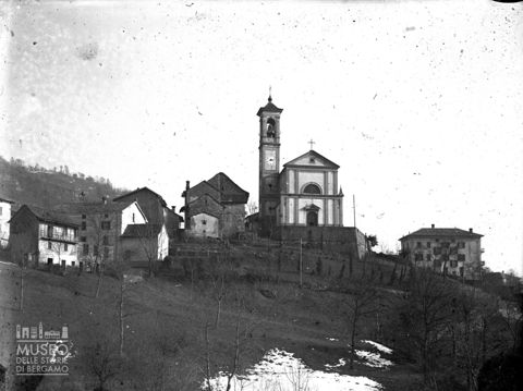 Scatto frontale della Chiesa parrocchiale