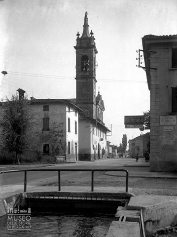 Roggia e strada
