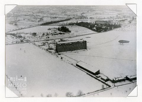 dirigibile M 16 (?) - foto negli hangar