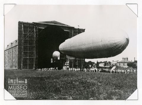 dirigibile M 16 (?) - foto negli hangar