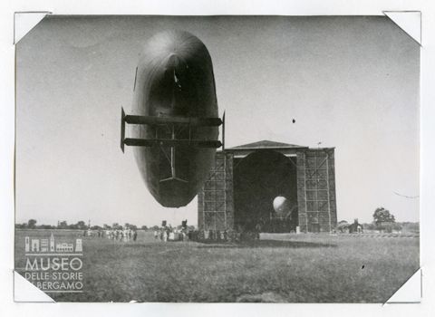 dirigibile M 16 (?) - foto negli hangar