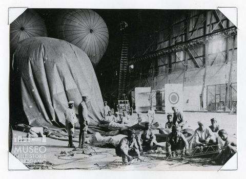 dirigibile M 16 (?) - foto negli hangar