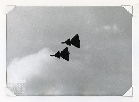 SAAB 37 Viggen - bomb.supersonico