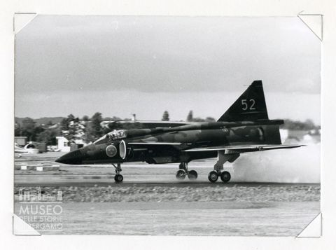 SAAB 37 Viggen - bomb.supersonico