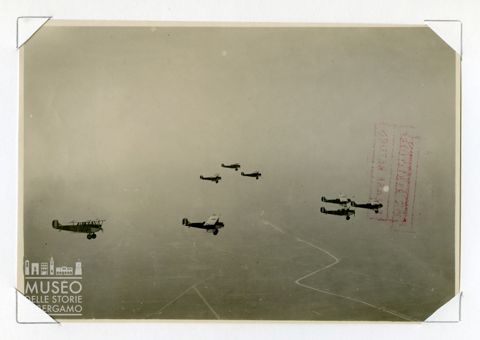 Fiat BR - Biplano da bombardamento (formazione in volo)