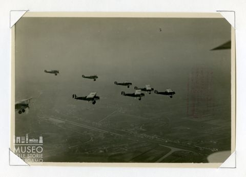 Fiat BR - Biplano da bombardamento (formazione in volo)