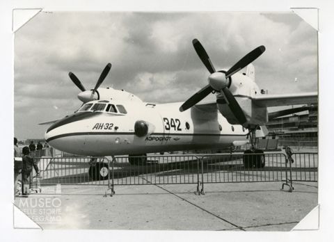 Antonov AN 32 - Biturbina passeggeri