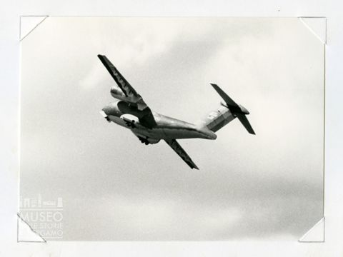 Boeing YC 14 - Bireattore da trasporto sperimentale in volo