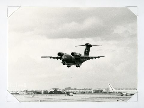 Boeing YC 14 - Bireattore da trasporto sperimentale in atterraggio