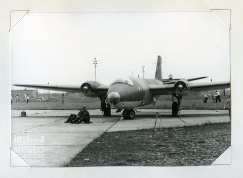 EE Camberra - Caccia bombardiere bireattore