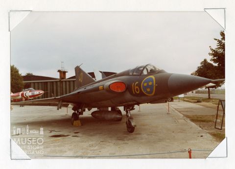 SAAB 35 Draken - caccia bomb.