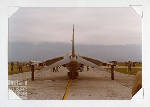 HS Harrier GR 3 - caccia bomb. A decollo verticale