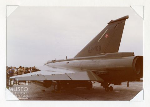 SAAB 35 Draken - caccia bomb.