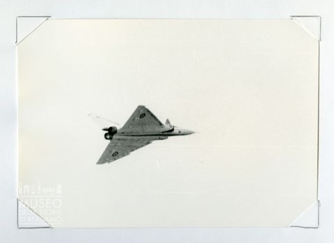 Dassault Mirage 4000 - Caccia a reazione in volo