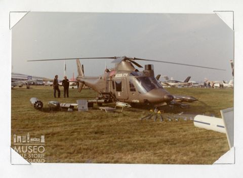 Agusta A 109 AMKII - Elicottero d'attacco (con tutto l'armamento)