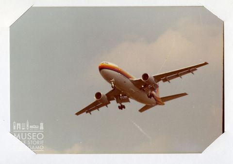 Airbus A 310-221 - Bireattore da trasporto passeggeri (in volo)