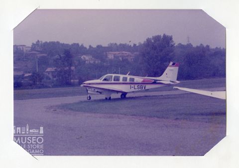 Beechcraft Bonanza F 33 A - Monomotore da turismo