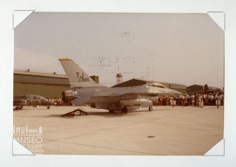 General Dynamics F16 - Caccia supersonico (pattuglia acr.Thunderbyrds)