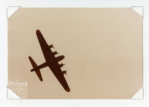 Boeing B 17 G - Quadrimotore da bombardamento (in volo)