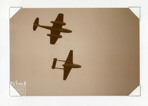 DH Vampire e Gloster Meteor - Caccia a reazione (in volo)